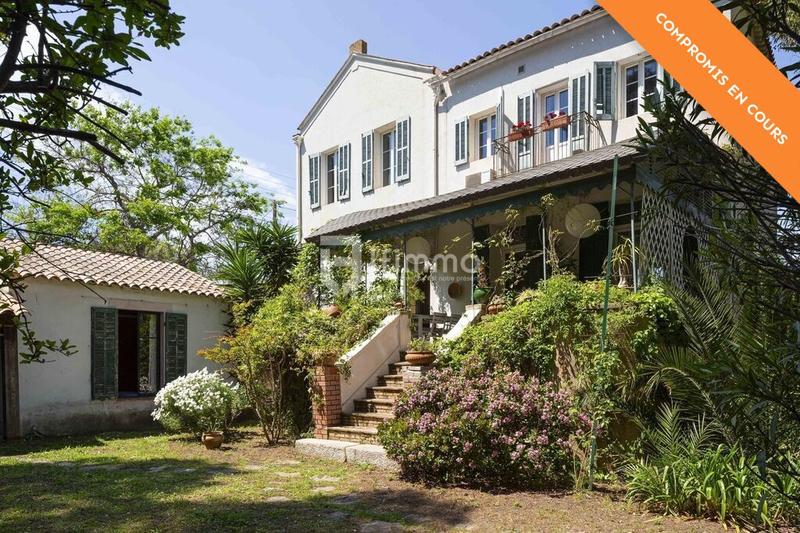 Villa - 265 m² - 7 pièces