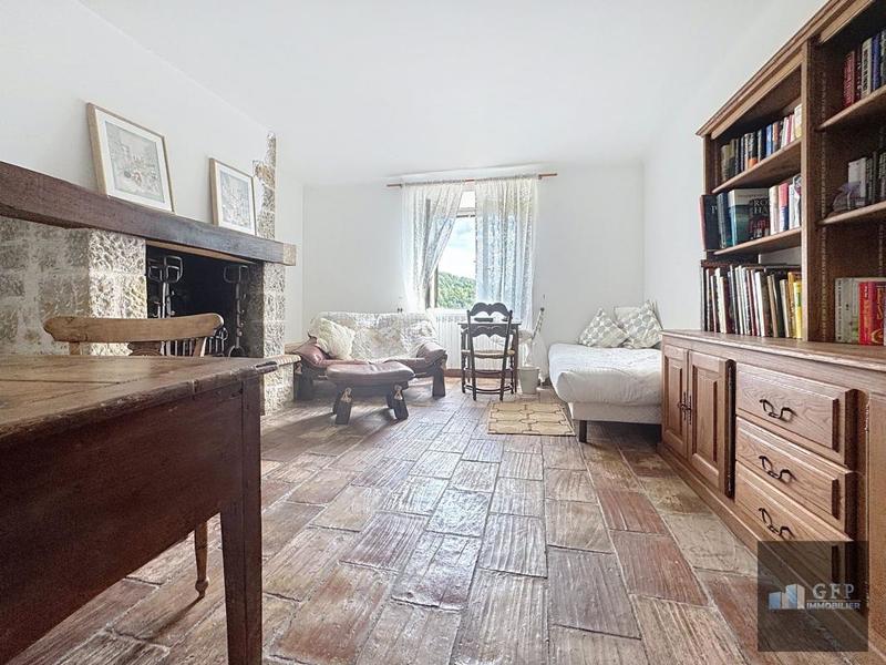 Villa - 401 m² - 8 pièces