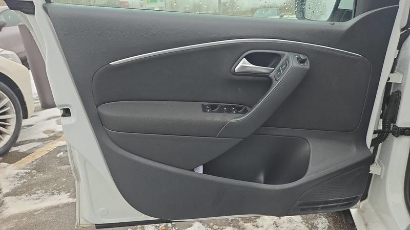 Volkswagen Polo V 1.2 Tsi 90 Dsg7 Allstar - Automatique Entretien constructeur