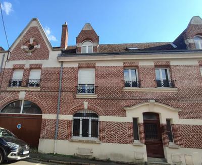 Maison - 245 m² - 10 pièces