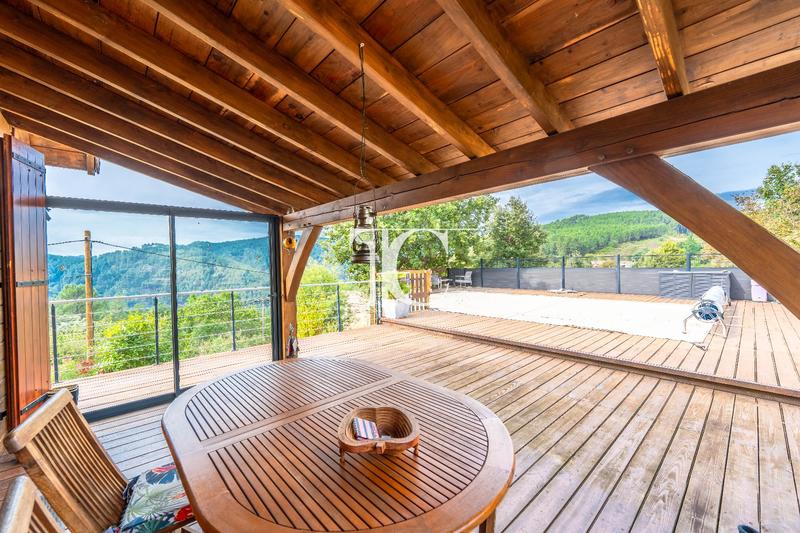 Maison de bois - 70 m² - 4 pièces