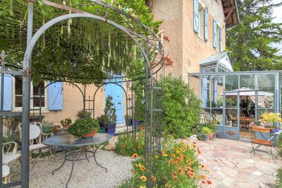 Maison de maîtres - 368 m² - 12 pièces