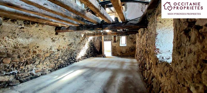 Maison de village - 130 m² - 1 pièce