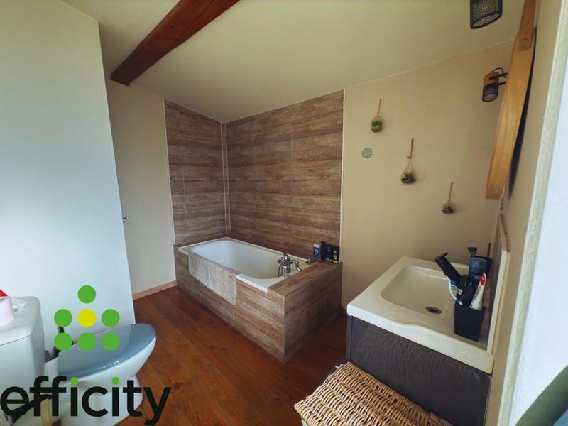 Maison - 102 m² - 5 pièces