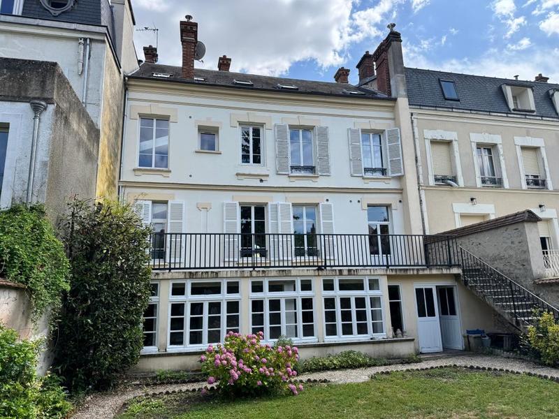 Maison - 185 m² - 5 pièces