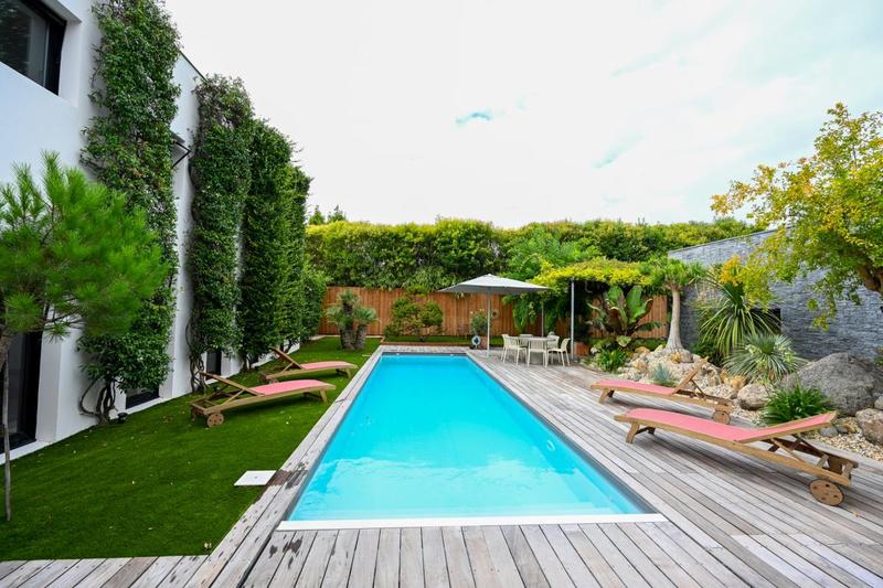 Maison - 270 m² - 7 pièces