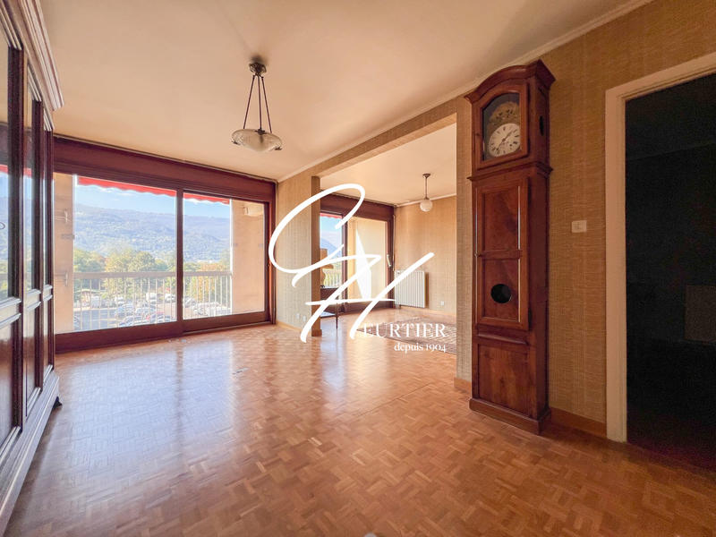 Appartement - 94 m² - 4 pièces