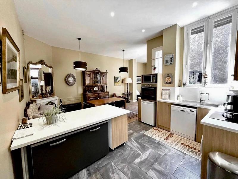 Appartement - 94 m² - 4 pièces