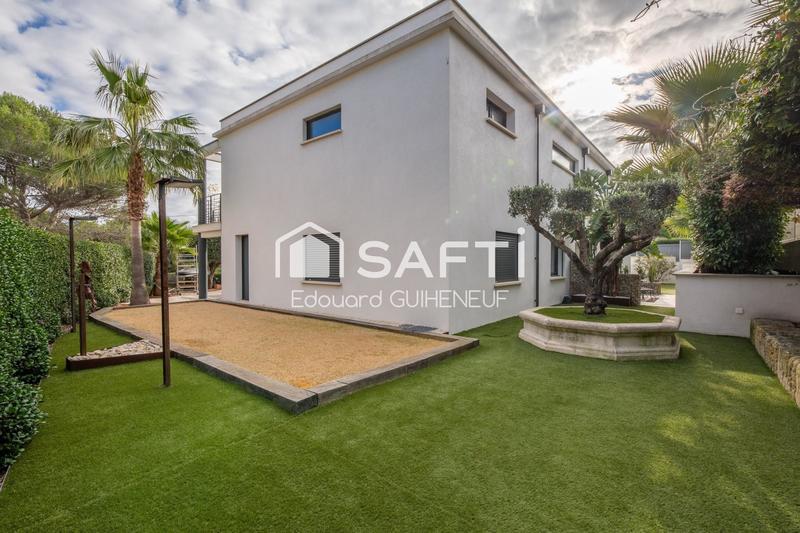 Maison - 345 m² - 9 pièces