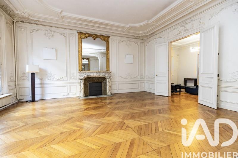 Appartement - 240 m² - 8 pièces