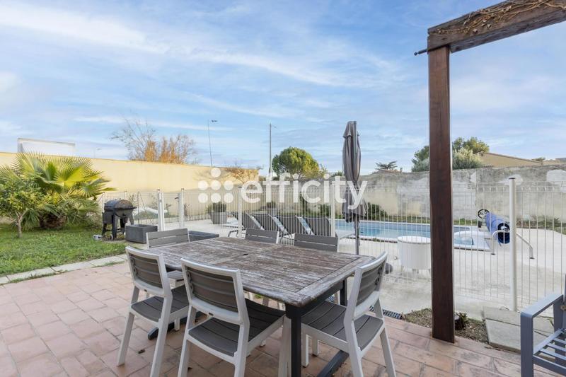 Villa - 284 m² - 7 pièces