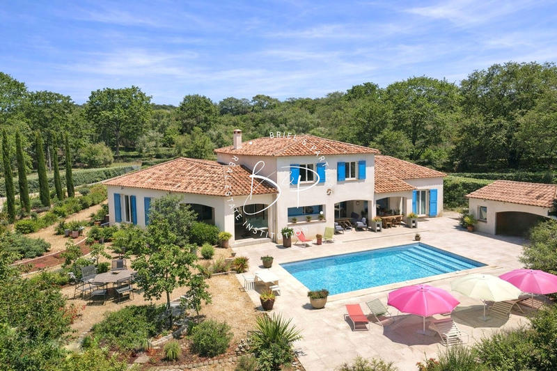 Maison - 267 m² - 10 pièces