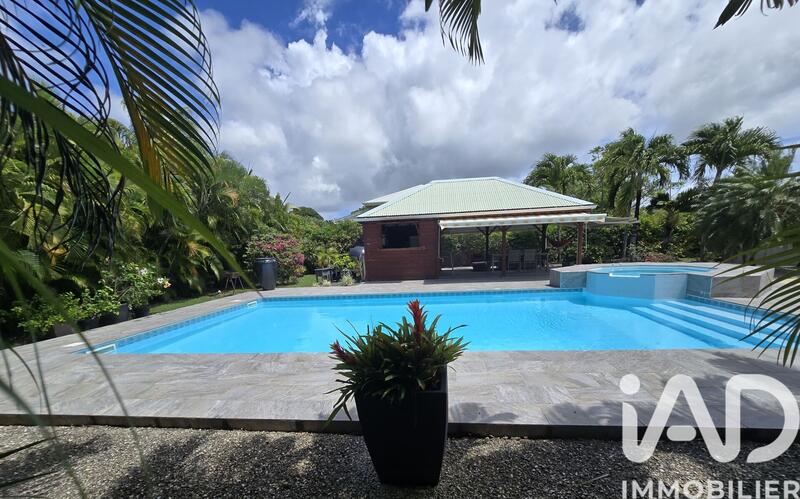 Maison - 127 m² - 5 pièces