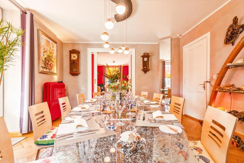 Maison - 270 m² - 10 pièces