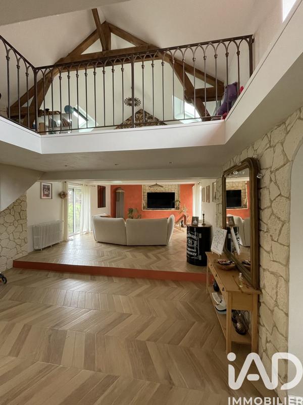 Maison - 210 m² - 5 pièces