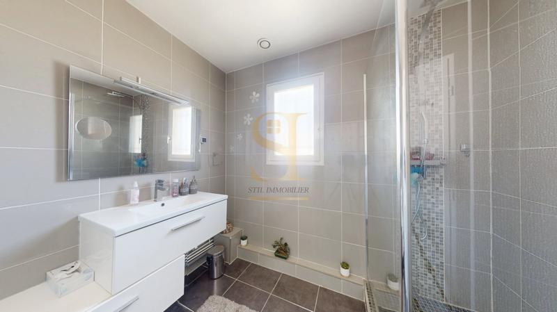 Maison - 143 m² - 7 pièces