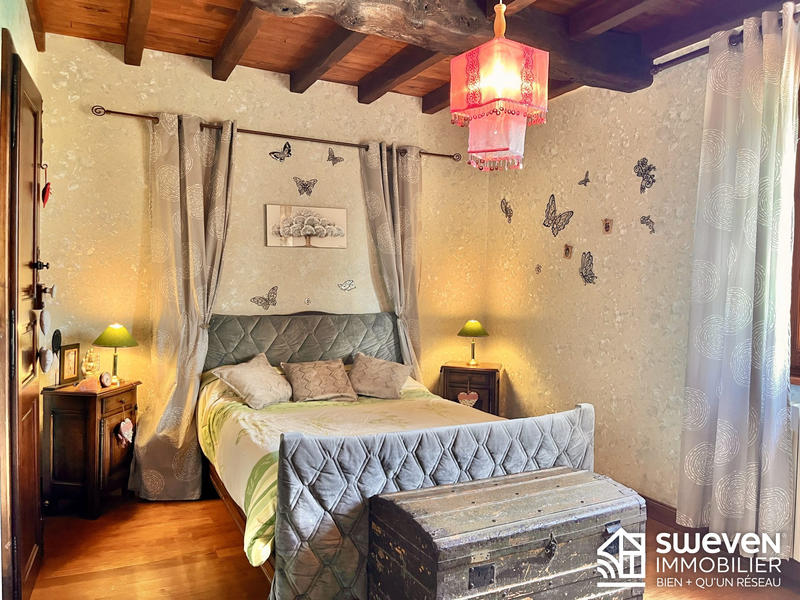 Maison traditionnelle - 192 m² - 5 pièces