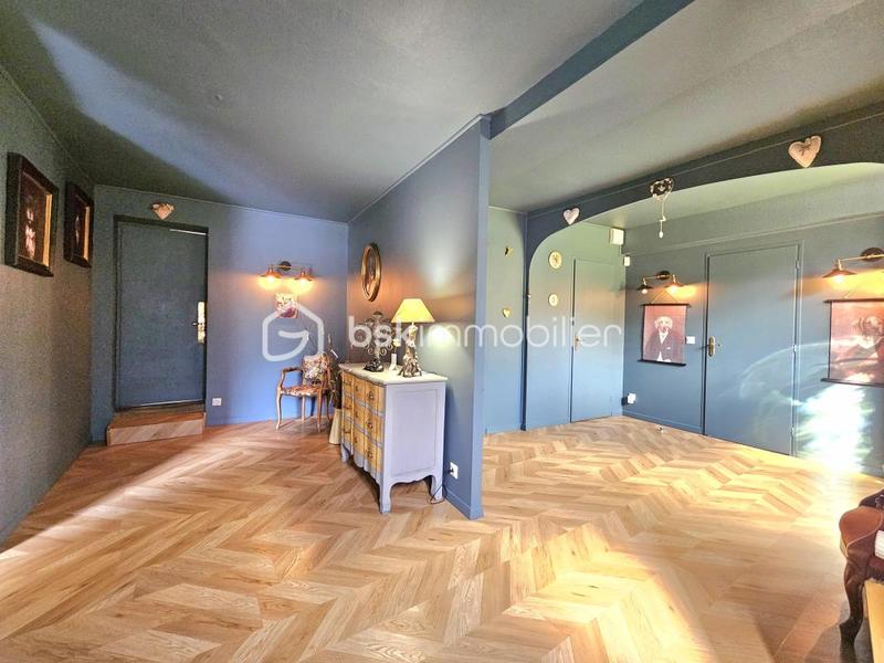 Maison - 335 m² - 14 pièces