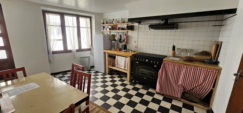 Maison - 87 m² - 6 pièces