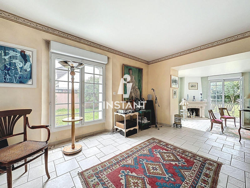 Maison - 240 m² - 10 pièces