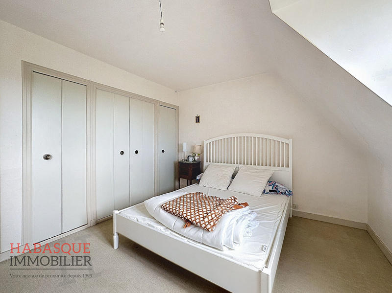 Maison - 178 m² - 9 pièces