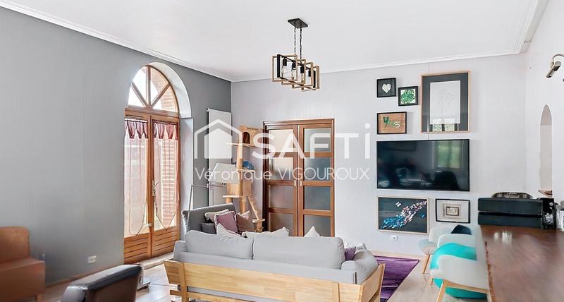 Maison - 250 m² - 7 pièces