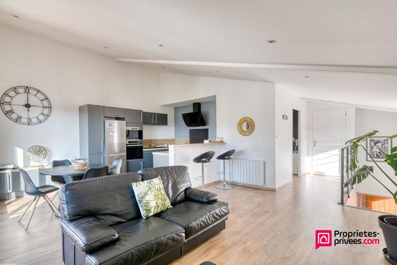 Maison - 274 m² - 8 pièces