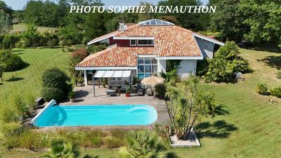 Maison d'architecte - 240 m² - 9 pièces