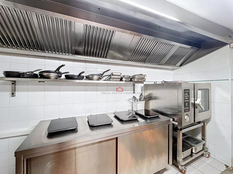 Local commercial - 110 m²