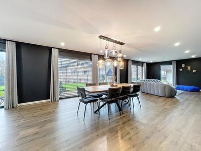 Maison - 177 m² - 5 pièces