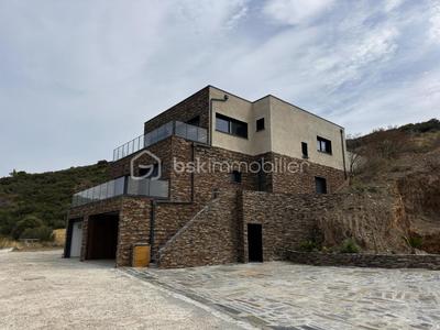 Villa - 228 m² - 4 pièces