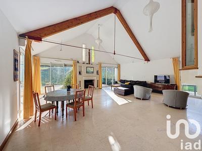 Maison - 360 m² - 13 pièces