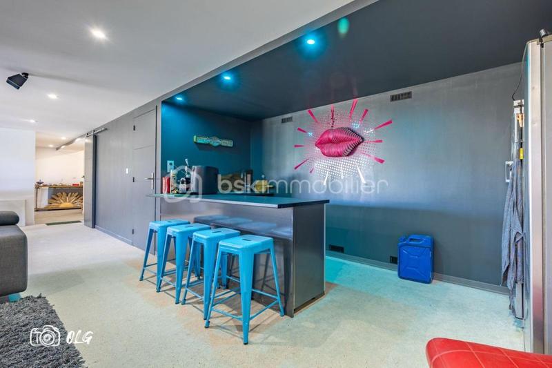 Maison - 208 m² - 6 pièces