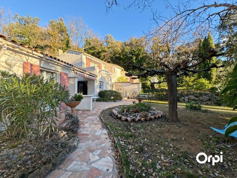 Maison - 280 m² - 9 pièces