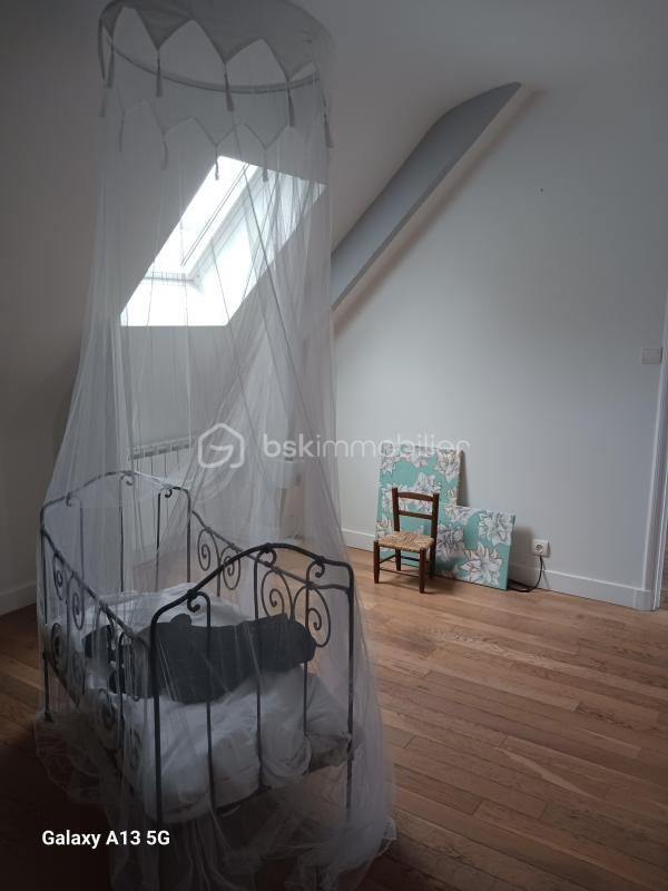 Demeure - 271 m² - 8 pièces