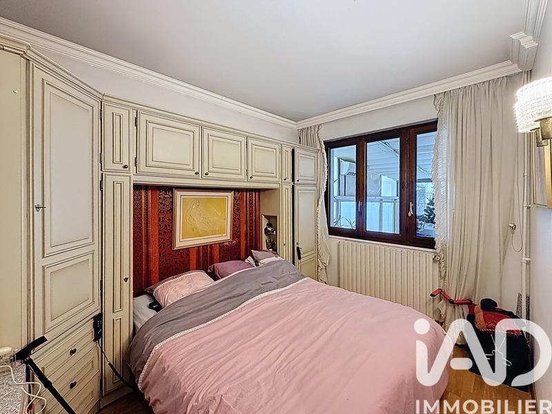 Maison - 239 m² - 9 pièces