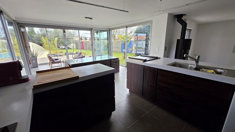 Maison - 209 m² - 8 pièces