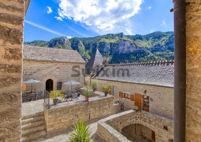 Propriété - 380 m² - 13 pièces