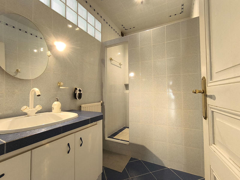 Appartement - 266 m² - 9 pièces