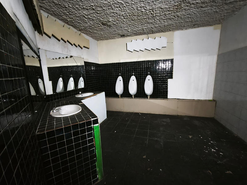 Local d'activité / Entrepôt - 924 m² - 5 pièces