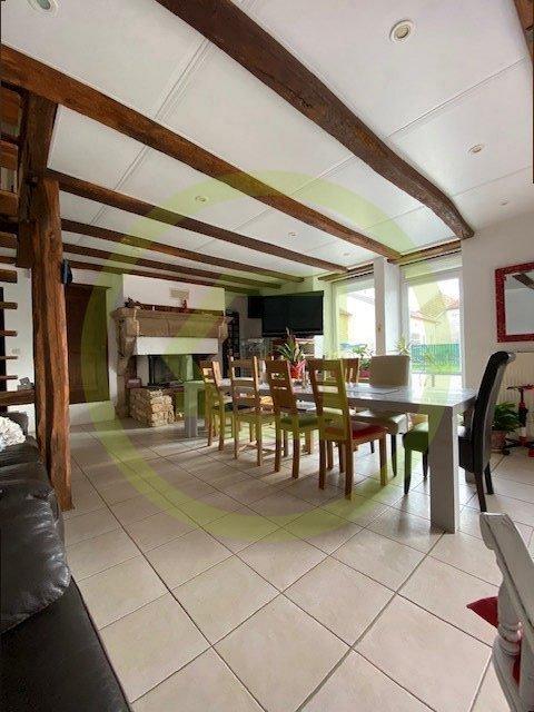 Maison - 230 m² - 7 pièces