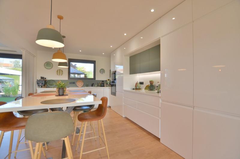 Maison - 180 m² - 7 pièces