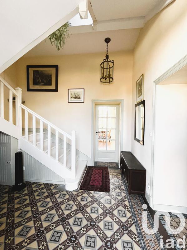 Maison - 372 m² - 12 pièces