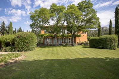 Maison - 280 m² - 8 pièces