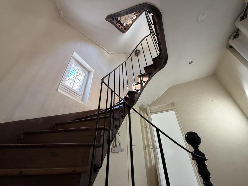 Maison - 210 m² - 6 pièces