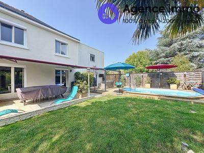 Maison - 160 m² - 7 pièces