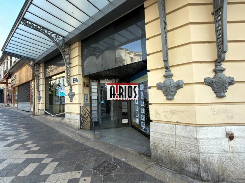 Bureau - 49 m² - 4 pièces