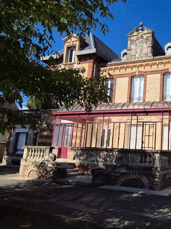 Demeure - 443 m² - 14 pièces