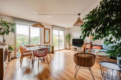 Appartement - 102 m² - 4 pièces