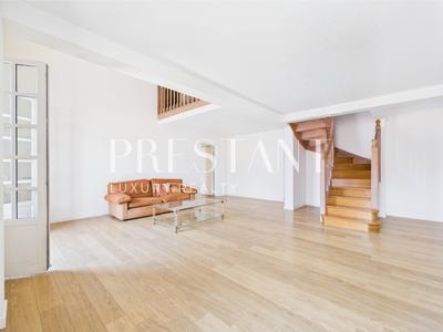 Maison de ville - 209 m² - 4 pièces